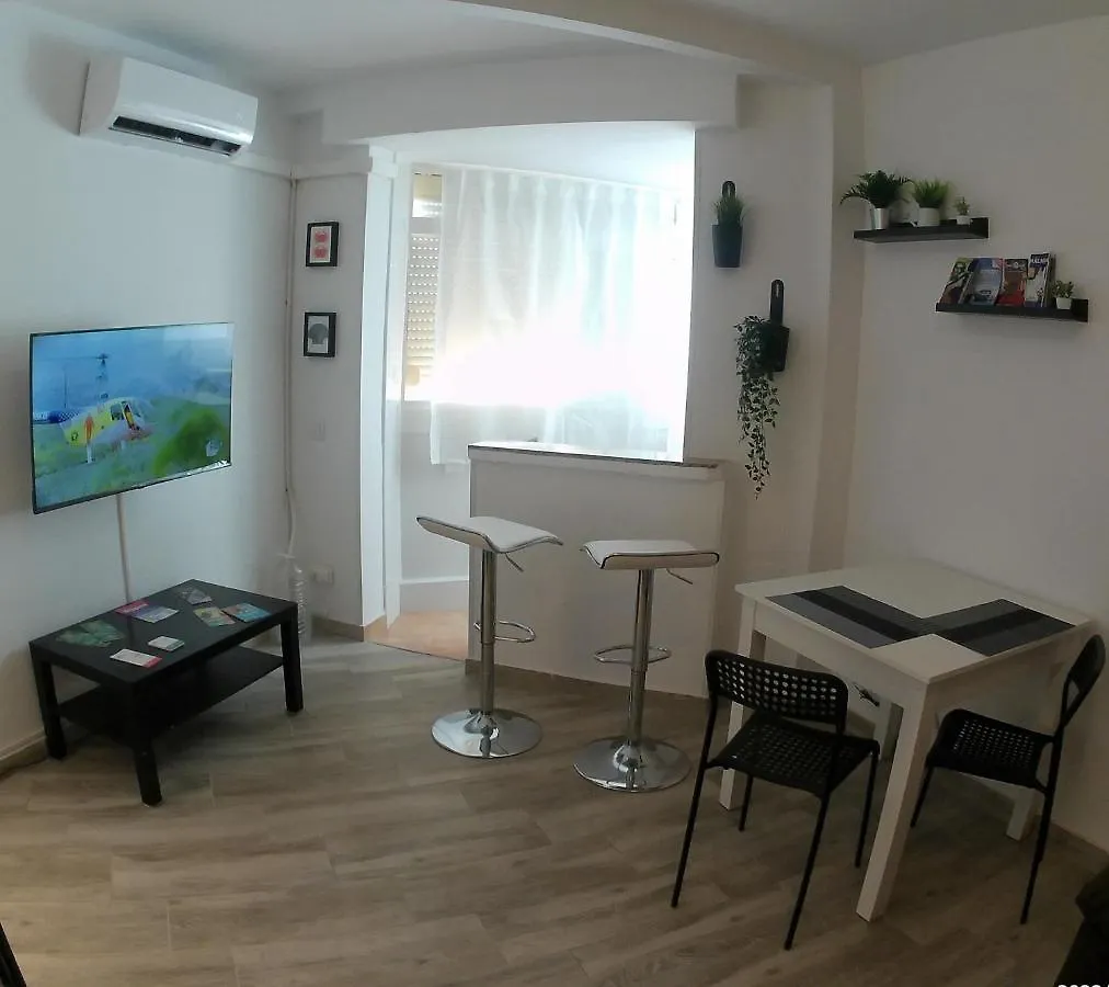 Holidays2Torremolinos Studio In Loma Del Colegial Torremolinos Close To Center With Pool, Rooftop Terrace 0*,