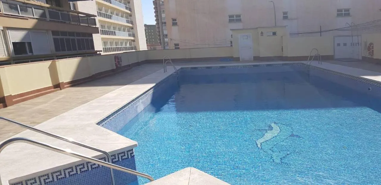 Holidays2Torremolinos: Studio with Pool and Rooftop Terrace Apartment